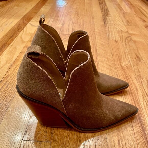 Steve Madden Pointy Toe Suede Bootie - Picture 1 of 7